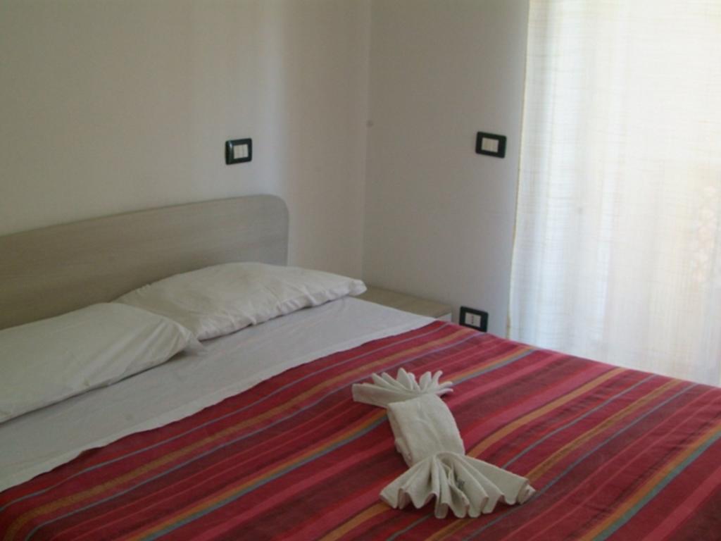 סקאורי Hotel Aurora מראה חיצוני תמונה