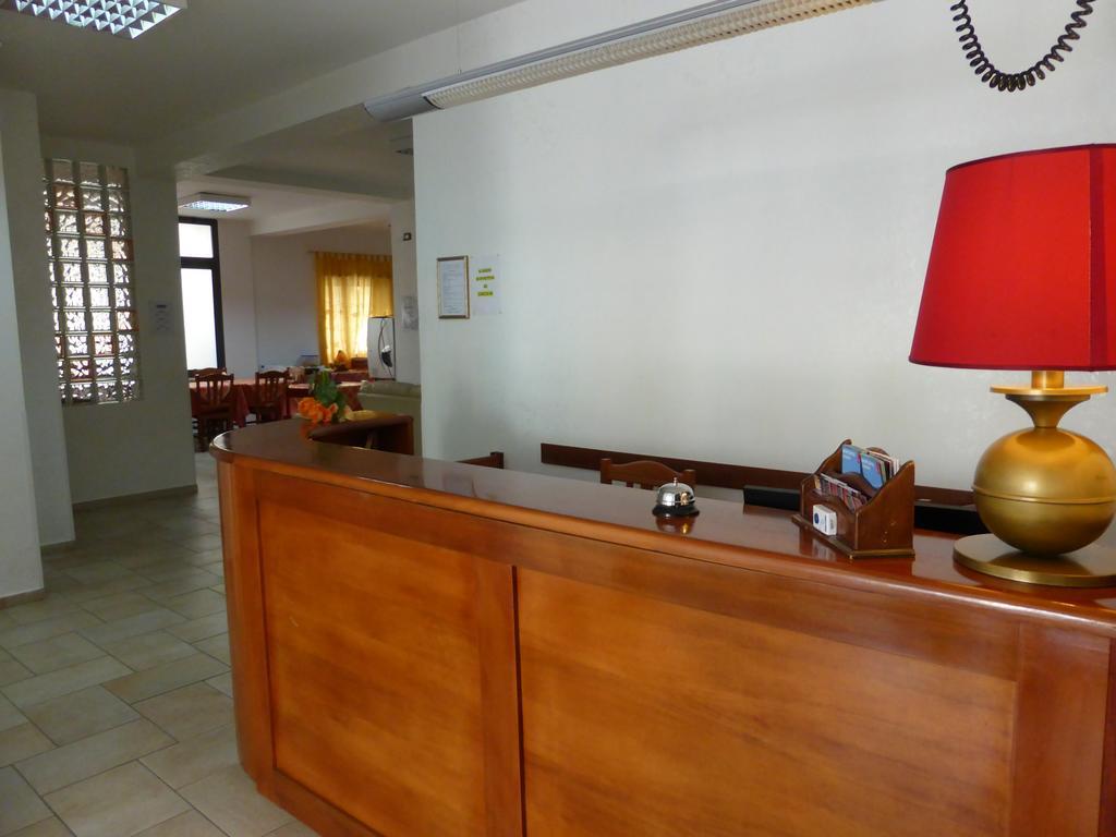 סקאורי Hotel Aurora מראה חיצוני תמונה
